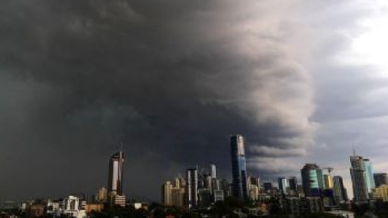 In Pictures: Severe Rainstorm Smashes Brisbane | Daily Telegraph