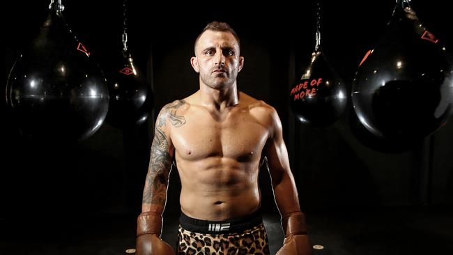 Wollongong fighter Alex Volkanovski lands an early jab ahead of his title rematch against Max Holloway. Picture: Toby Zerna