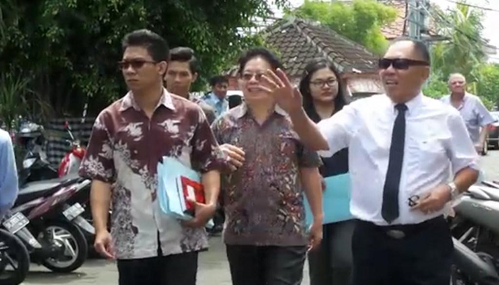 Sara Connor's team arrive at Kerobokan Jail to discuss an appeal