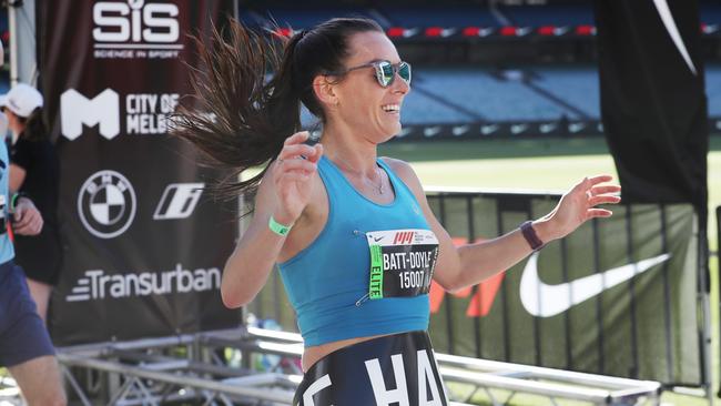 Izzi Batt-Doyle winning the women's’ Half Melbourne Marathon in 2021. Picture: David Crosling