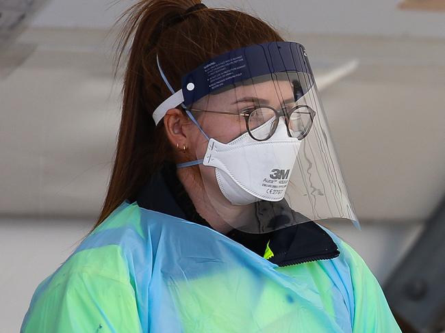 SYDNEY, AUSTRALIA - NewsWire Photos, SEPTEMBER, 07 2021:  People are seen lining up in their cars to get tested at the Covid-19 testing site in Bondi Beach Sydney. Picture: NCA NewsWire / Gaye Gerard