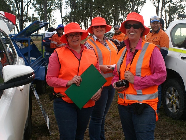 QMDC's Janet Barker and Sarah Brookes worked with Millmerran Landcare Co-ordinator Beck Kirby (R) to organise the clean up of the Millmerran bypass. Photo: File