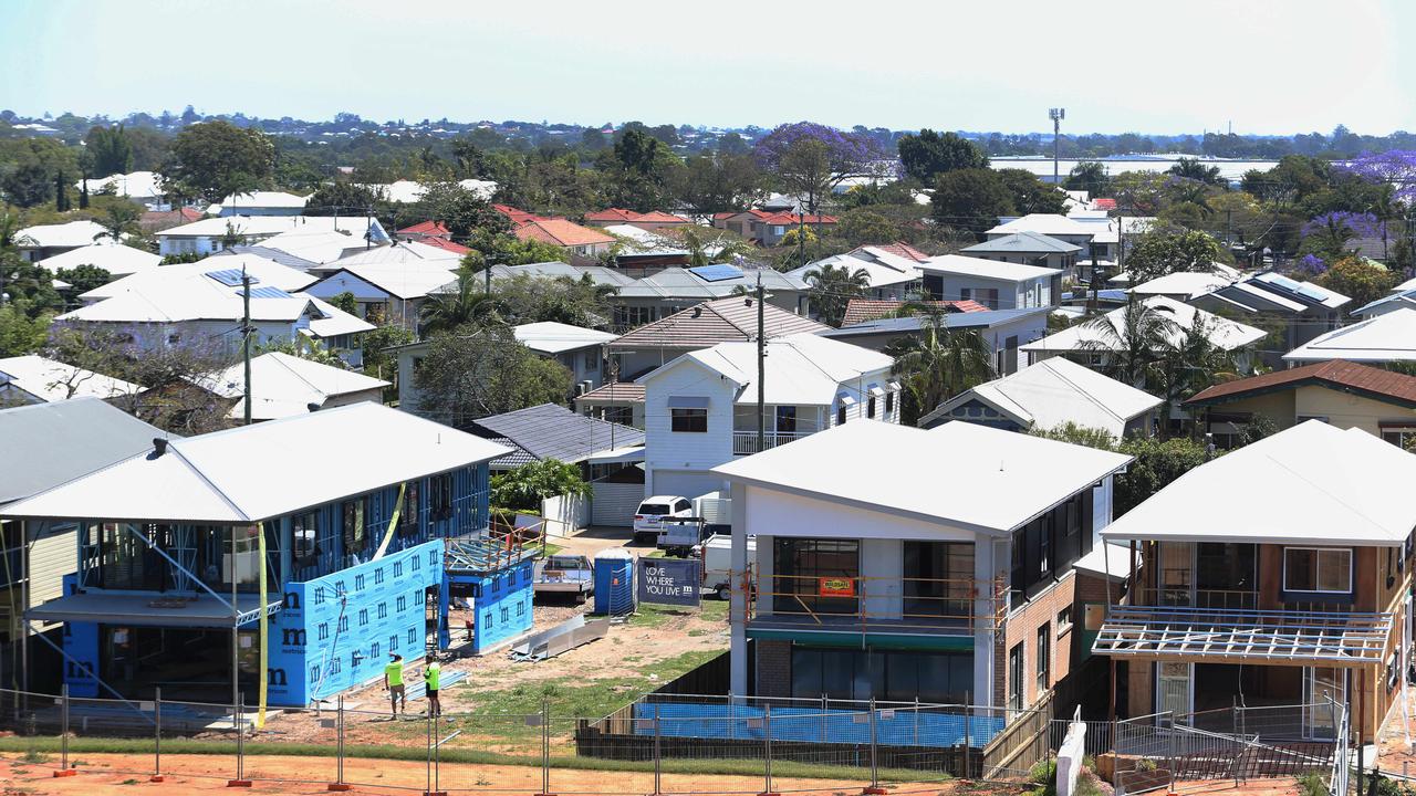 Residential builders remain locked in a battle for workers as major infrastructure projects across Australia also ramp up. Picture: Jodie Richter