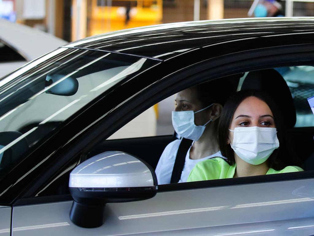 The rules around wearing masks in cars have been clarified today. Picture: NCA NewsWire / Gaye Gerard