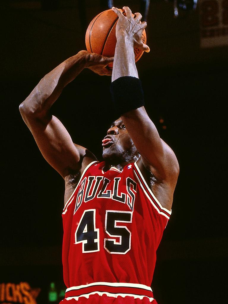 Michael Jordans Iconic Turnaround Fadeaway Jump Shot Howd He Do That Nba News Sky Sports 