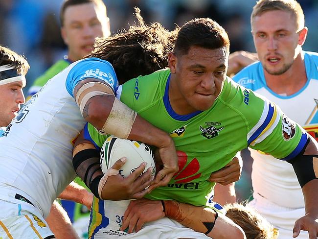 CANBERRA, AUSTRALIA - MAY 05:  Joshua Papalii of the Raiders runs the ball during the round nine NRL match between the Canberra Raiders and the Gold Coast Titans at GIO Stadium on May 5, 2018 in Canberra, Australia.  (Photo by Mark Nolan/Getty Images)