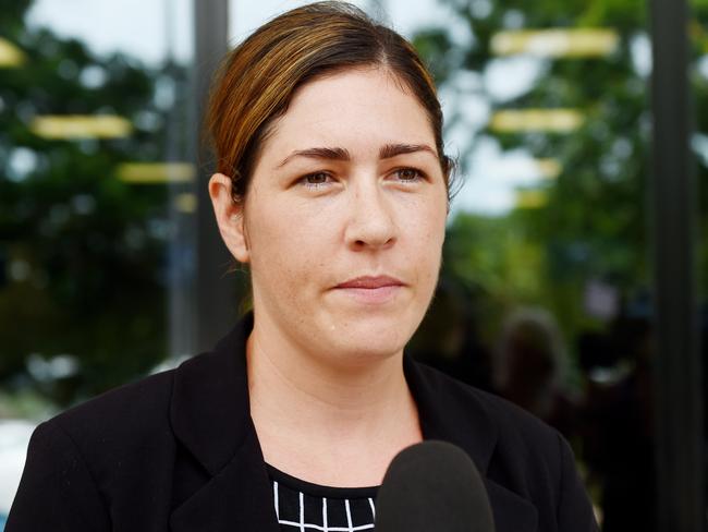 Constable Joanna Kolodziej addresses the media at Darwin Airport in relation to the extradition of Kane O'Meley.