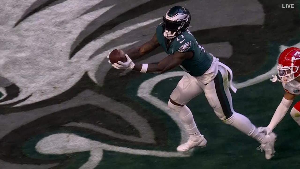 Philadelphia Eagles' A.J. Brown runs during the first half of an NFL  football game against the Tennessee Titans, Sunday, Dec. 4, 2022, in  Philadelphia. (AP Photo/Matt Slocum Stock Photo - Alamy