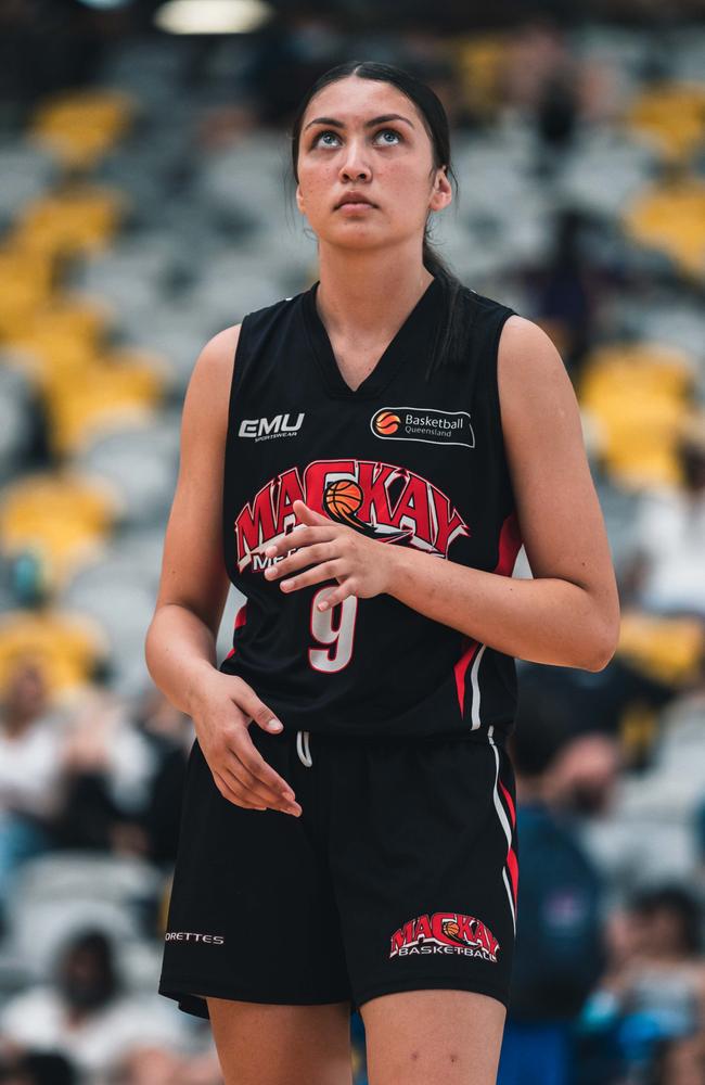 Monique Bobognie was a star this season in Womens Basketball and capped off her brilliance with selection into the Asian cup side for the under 17 Australian Women’s team.