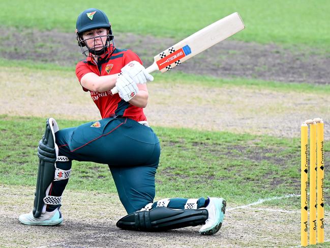 Elyse Villani of the Tigers bats during the WNCL match between Tasmania and Western Australia at Bellerive Oval on February 16, 2023. Picture: Steve Bell/Getty Images