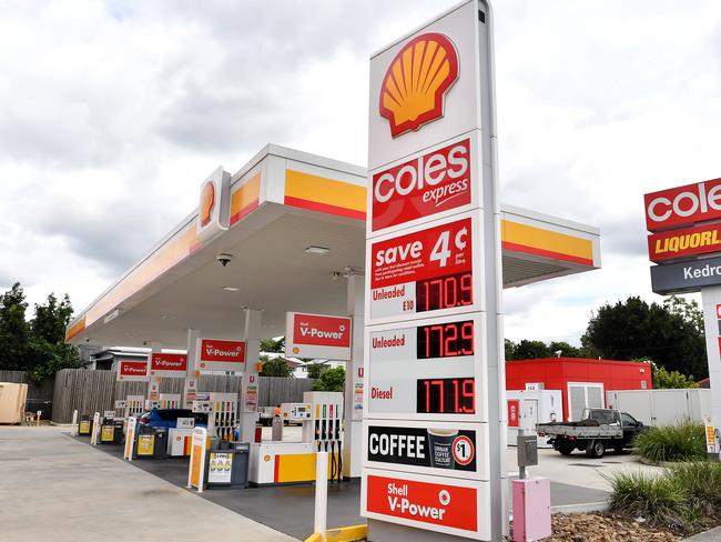 BRISBANE, AUSTRALIA - NewsWire Photos JANUARY 25, 2022:  The latest fuel prices in Brisbane (Shell in Kedron) with the NRMA expected to provide an update on petrol price movements in the lead up to Australia Day.Picture: NCA NewsWire / John Gass