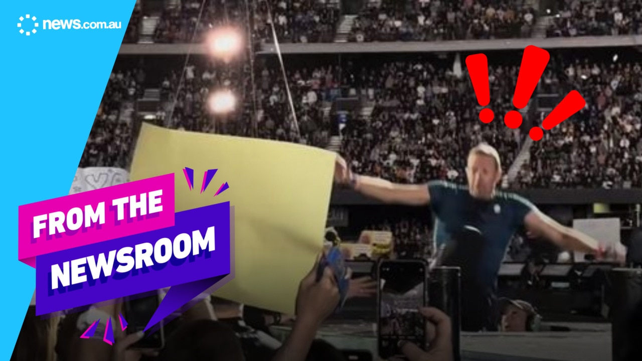 Coldplay’s Chris Martin falls on stage in Melbourne | Top Stories | From the Newsroom