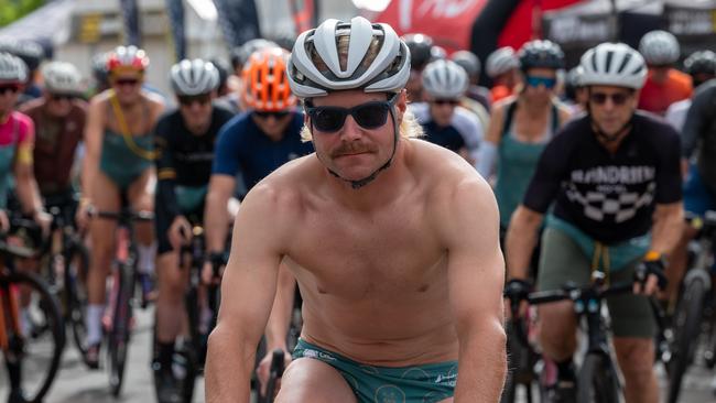 Formula 1 Driver Valtteri Bottas leading the pack in the inuagral RADL GRVL – as part of the Tour Down Under. Picture: Naomi Jellicoe