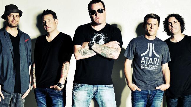 Smash Mouth with former leader singer Steven Harwell