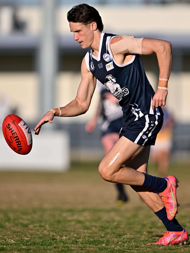 WRFL: Hoppers Crossing’s Zach Vesty takes a bounce. Picture: Andy Brownbill