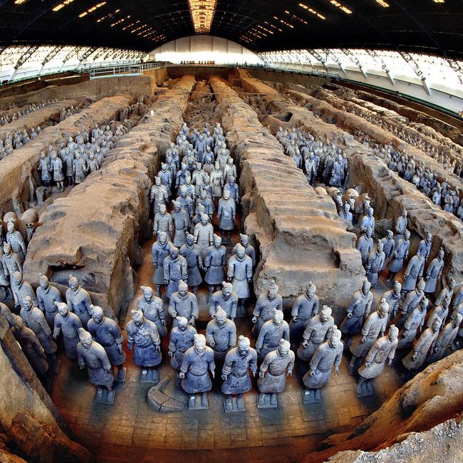                         <s1>Some of the life-size warriors unearthed from Qin</s1>                        <s1> Shi Huang’s dynasty. </s1>                     