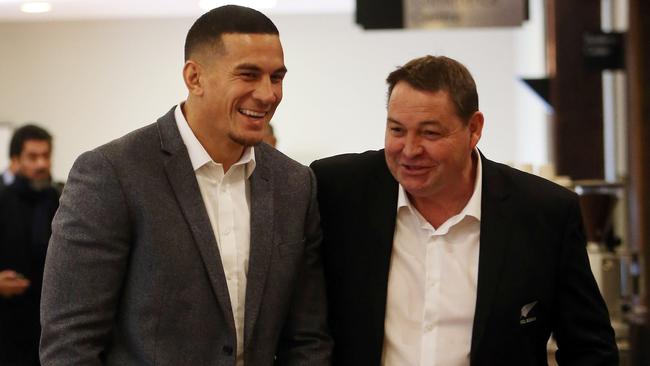 Steve Hansen (R) says SBW is the best athlete he’s coached. Picture: AFP PHOTO/MICHAEL BRADLEY