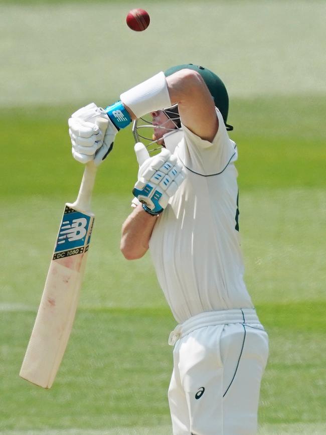 Smith did put on 84 before fending one away to the slips.