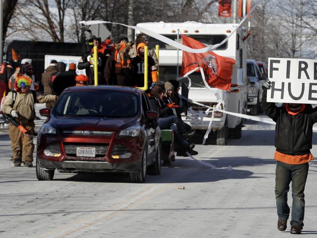 Walk of Shame: A Report From the Cleveland Browns 0-16 Parade