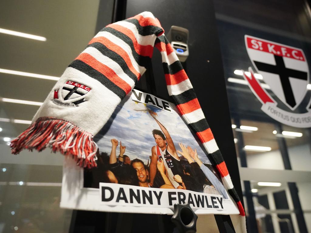 A tribute is seen at the St.Kilda Football club after the sudden death of Saints legend Danny Frawley. (AAP Image/Michael Dodge)