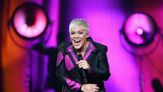 is carey on tour with pink