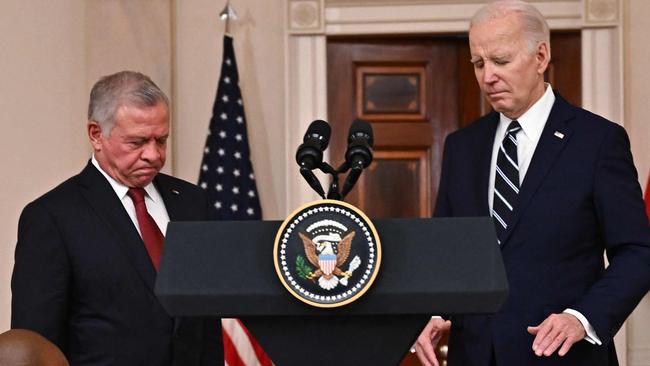 Confused Biden looks lost in bizarre video