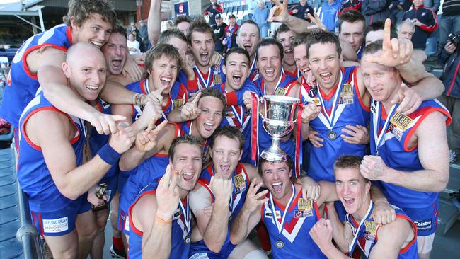 GFL Grand Final 2007South Barwon 2.1 5.4 7.10 11.13 (79)Bell Park 1.3 3.5 5.6 6.6 (42)Goals: South Barwon -- C.Wells 3, J.Armistead, D.Cameron, M.Corrigan 2, J.Westwood, G.Wallace. Bell Park -- B.Johnson 2, K.Robertson, S.Browne, R.Dillon, J.Graham.Best: South Barwon -- J. Armistead, C. Biddiscombe, L.Buckland, B.Boseley, J.Garvey, J.McCann, M.Corrigan. Bell Park -- R. cSparron, Z.Vail, L.Thomson, P.Brown, M.Cuthill, M.Dillon, B.GrgicSouth Barwon with Cup