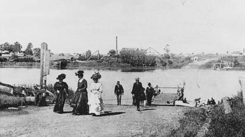 Granville Ferry, Mary River, Maryborough, ca. 1907. An essential crossing point for locals navigating the Mary River. Source: Unknown