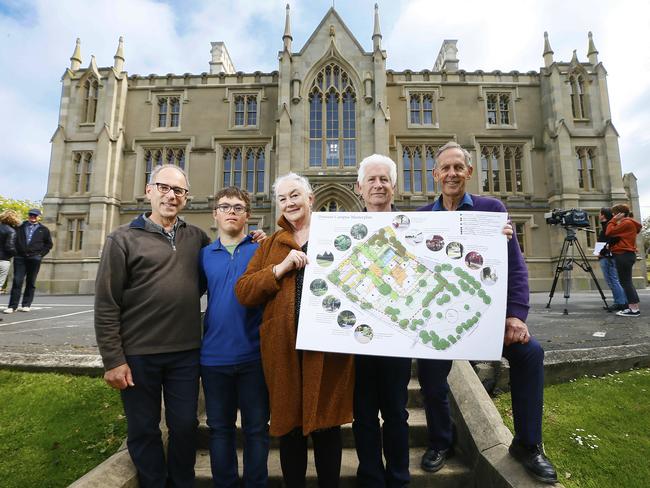 ALTERNATIVE: Roland Browne, his son Tim Calwell-Browne, Denise Brown, Kerry Burns and Bob Brown. Picture: Matt Thompson