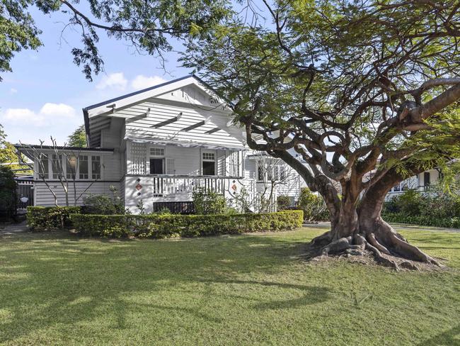 Century old Queenslander hits the market for the first time