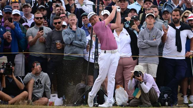 Australia's Cameron Smith on his way to his British open victory in 2022. (Photo by Andy Buchanan / AFP) /