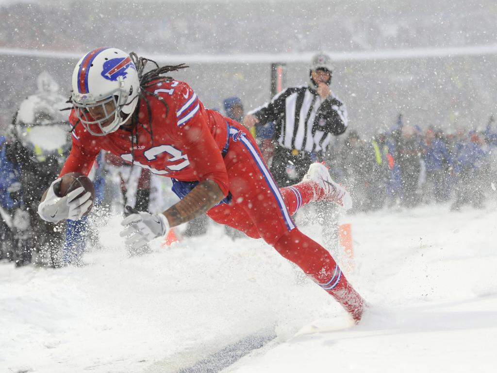 Buffalo Bills defensive tackle Tim Settle (99) applies pressure during an  NFL wild-card football game Sunday, Jan. 15, 2023, in Orchard Park, NY. (AP  Photo/Matt Durisko Stock Photo - Alamy