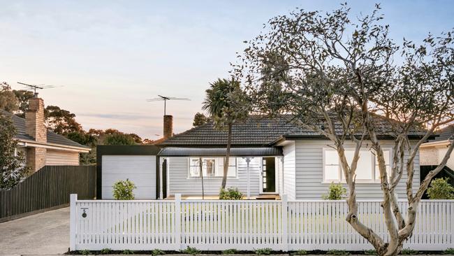 From Nervous to Euphoric: A young couple’s emotions soared this morning as they purchase their first home in a gripping Fawkner auction.