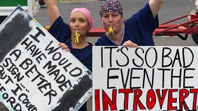 Ramsay Health Care nurses rally for better pay and staff ratios on 26 September 2024 at the corner of the Coffs Harbour Pacific Highway and Bray St.