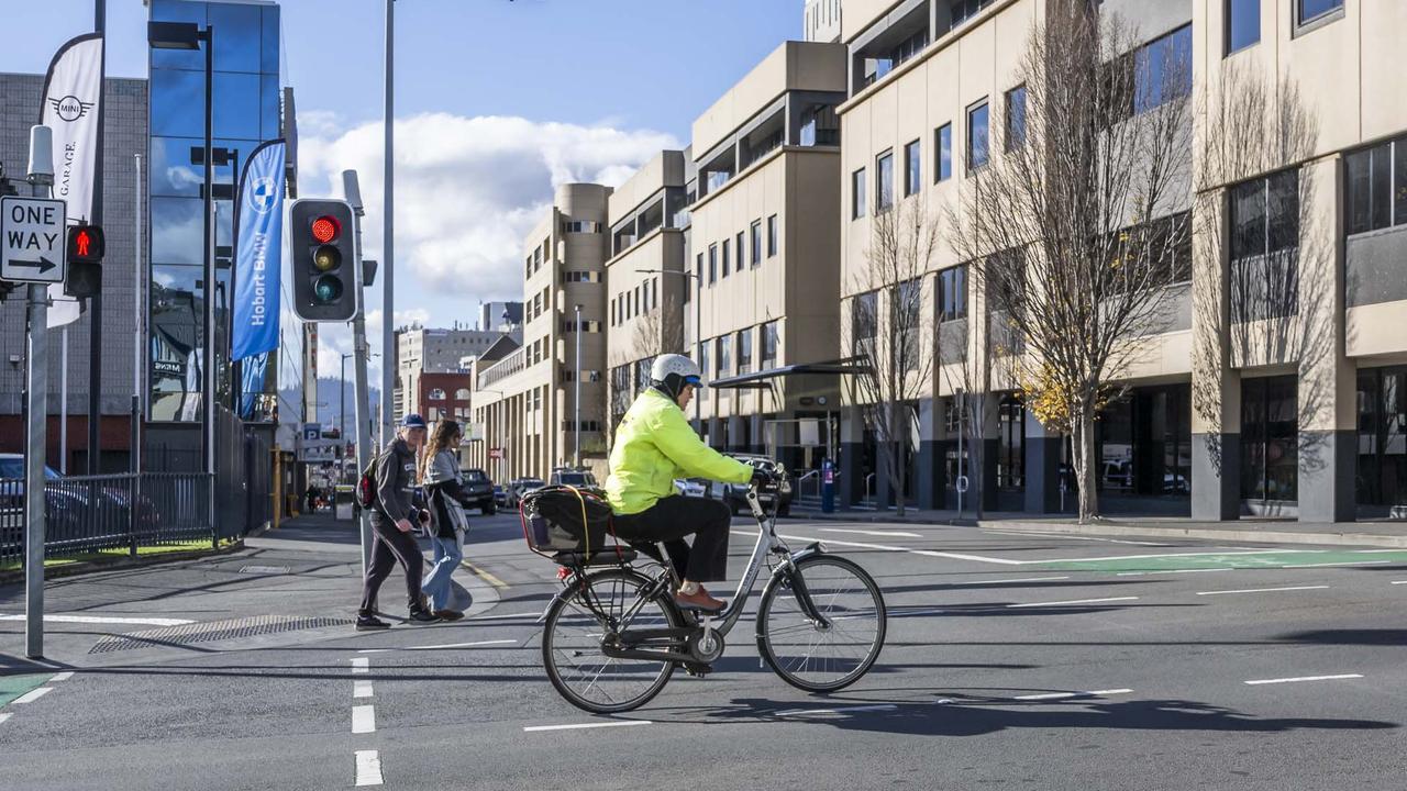 Council votes to fully fund bike lanes