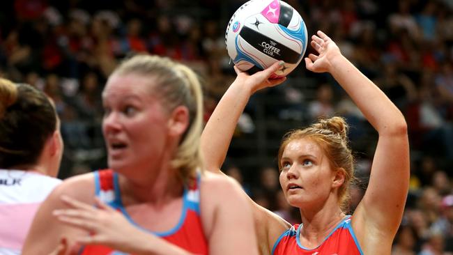 Swifts Stephanie Wood shoots for the Swifts against the Thunderbirds.