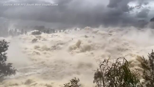 Wyngala Dam spills crashing into Central West