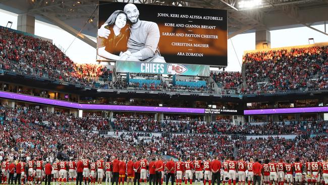 The San Francisco 49ers and the Kansas City Chiefs observe a moment of silence to honor former NBA player Kobe Bryant and his daughter, Gianna Bryant. Picture: Getty Images