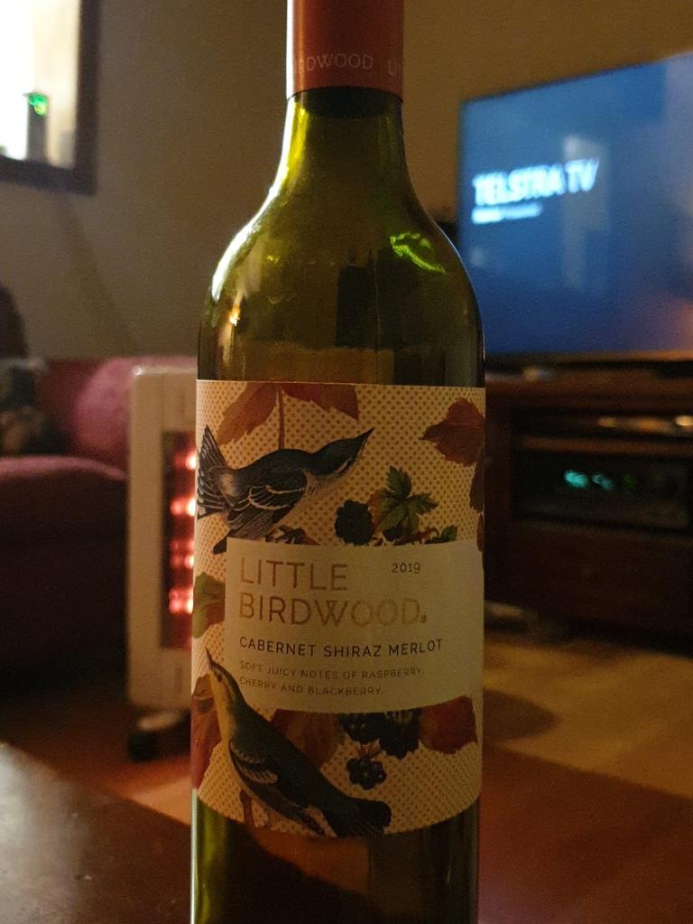 Other wine lovers have also been sharing the budget drinks they are fans of – like this $5 bottle. Picture: Facebook / Aldi Mums