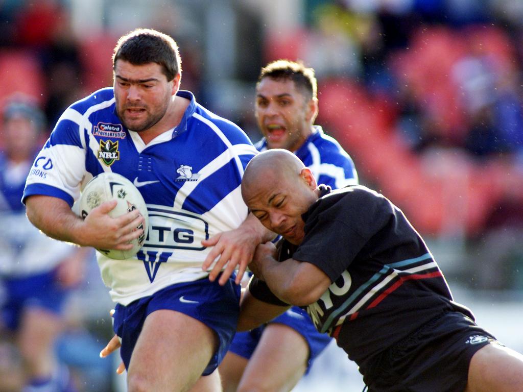 Barry Ward was a fan favourite with the Bulldogs between 1990-2001. AAP Image/Daniel Berehulak/Action Photographics