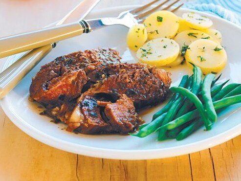 Slow cooker lamb with garlic, lemon and oregano.