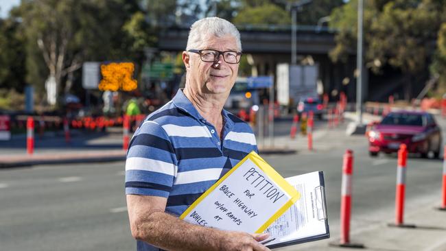 Paul Burns of Murrumba Downs petitioned for on and off ramps to the M1 from Dohles Rocks Road, 2018 (AAP Image/Richard Walker)