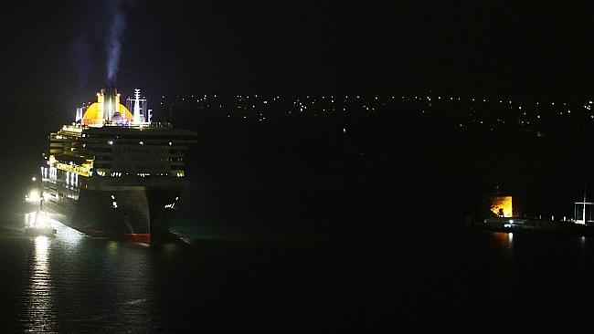 The Queen Mary 2 passes Fort Dennison she arrives in Sydney.