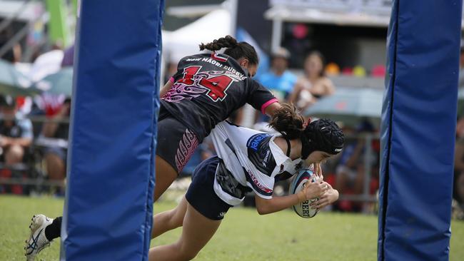 Action at the 2023 Pacifika youth rugby cup at Whalan reserve. Under 14 girls Maori v Barbarians Picture: Warren Gannon Photography.