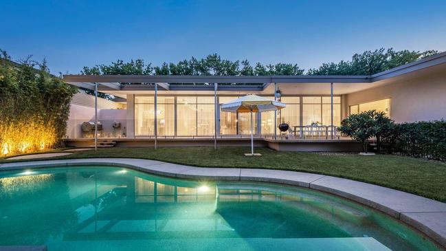 One of Canberra’s most admired contemporary homes, 45 National Circuit, Forrest, has been listed through Sanfrancesco for a March 18 auction.