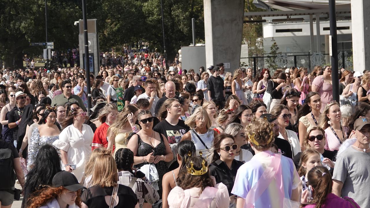 Thousands of fans sat outside the stadium to listen to Taylor Swift perform on Saturday night. Picture : NCA NewsWire / Valeriu Campan