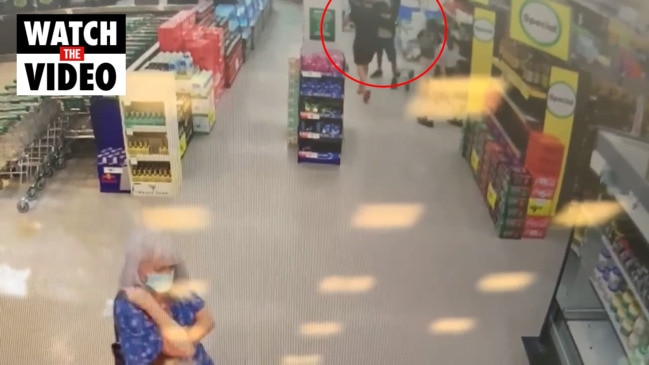 Man assaults stranger in Woolworths