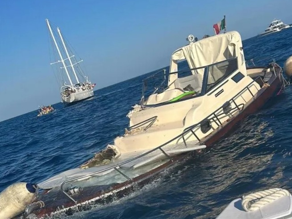 The wreckage of the New York family’s 7m pleasure boat after it collided with the 45m tourist boat. Picture: Twitter/@Radio1Rai