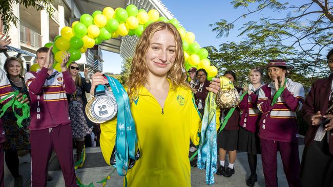 Students welcome Commonwealth Games swimmer Mollie O'Callaghan who has an azmazing 13 Commonwealth Games and world championship medals. Picture: Richard Walker