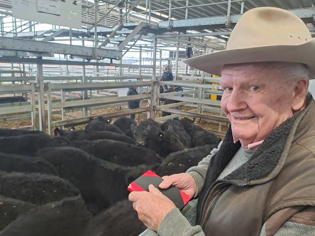 Deniliquin livestock agent Ian Geddies is pictured at the Wodonga cattle market. Picture: Jenny Kelly